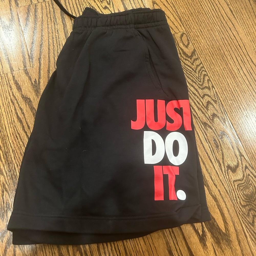 Men Nike just do it shorts xl